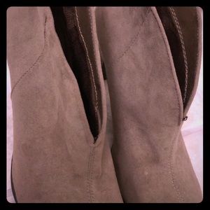 6.5 Womens TAUPE AEROSOLES booties